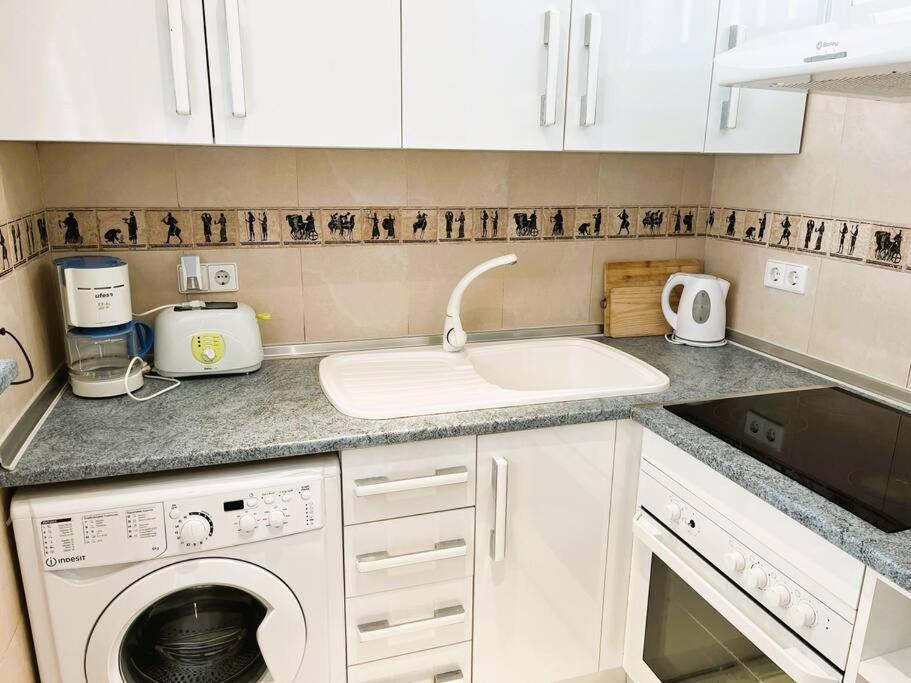 Center 4 Persones- 200m - . Parking Apartment Marbella